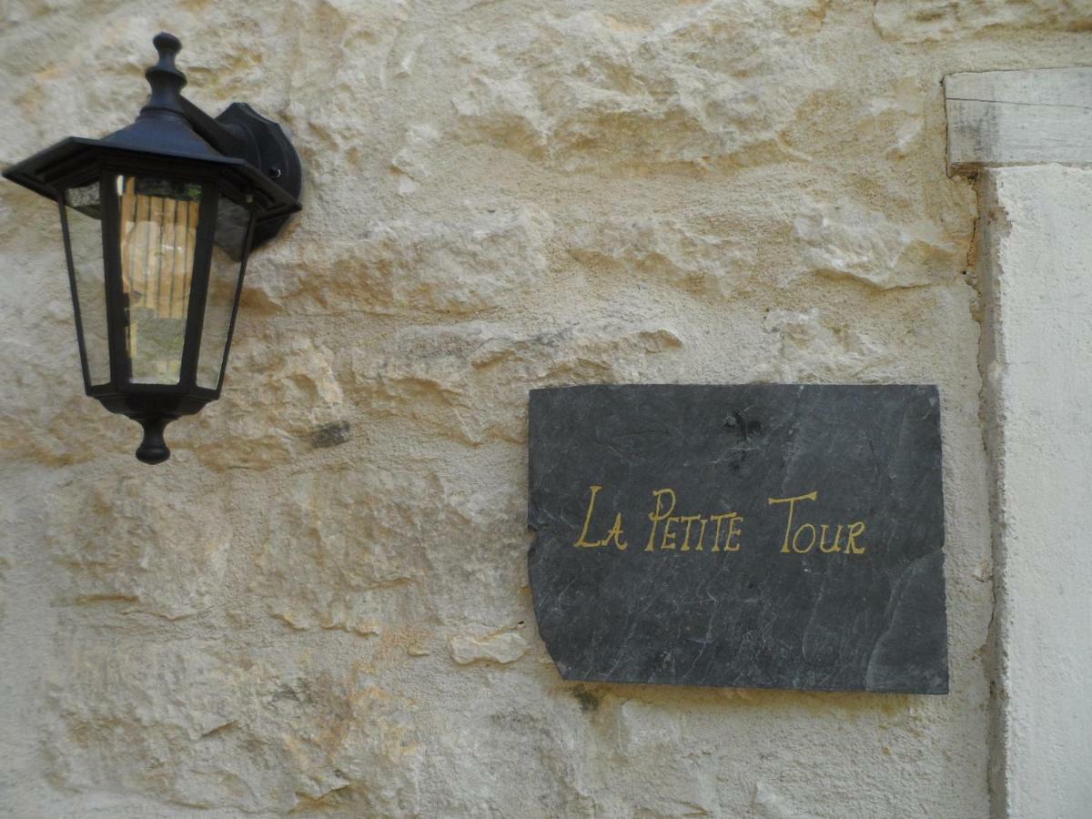 Вилла La Petite Tour Carlux Экстерьер фото